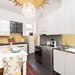 Apartmán 100mq Deluxe - Walk To - Private Parking