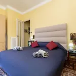 100mq Deluxe - Walk To - Private Parking Apartmán