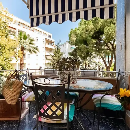 100mq Deluxe - Walk To - Private Parking سانريمو