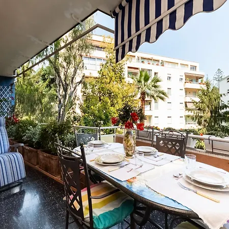 100mq Deluxe - Walk To - Private Parking *