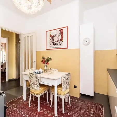 100mq Deluxe - Walk To - Private Parking *