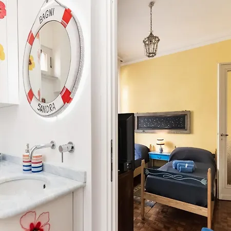 100mq Deluxe - Walk To - Private Parking شقة سانريمو