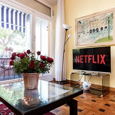 100mq Deluxe - Walk To - Private Parking شقة *