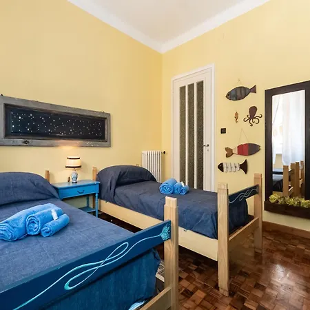 100mq Deluxe - Walk To - Private Parking