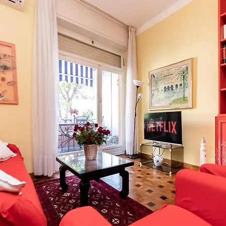 100mq Deluxe - Walk To - Private Parking Apartmán