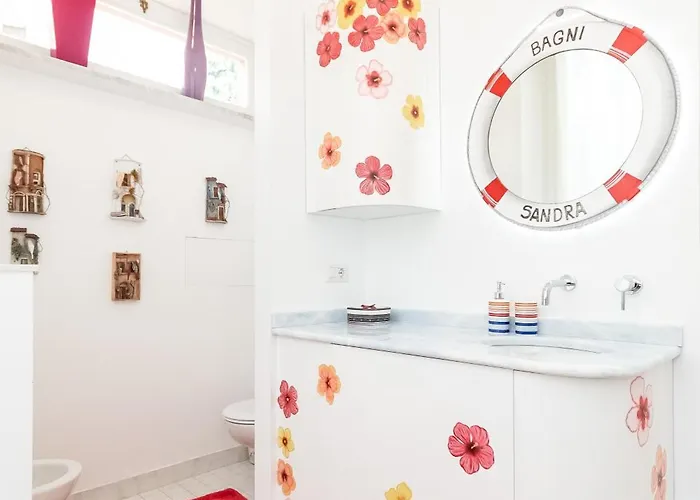 100mq Deluxe - Walk To - Private Parking Апартаменты